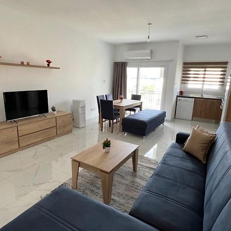 Tetris Apartment Spacious Comfortable Nicosia Esterno foto