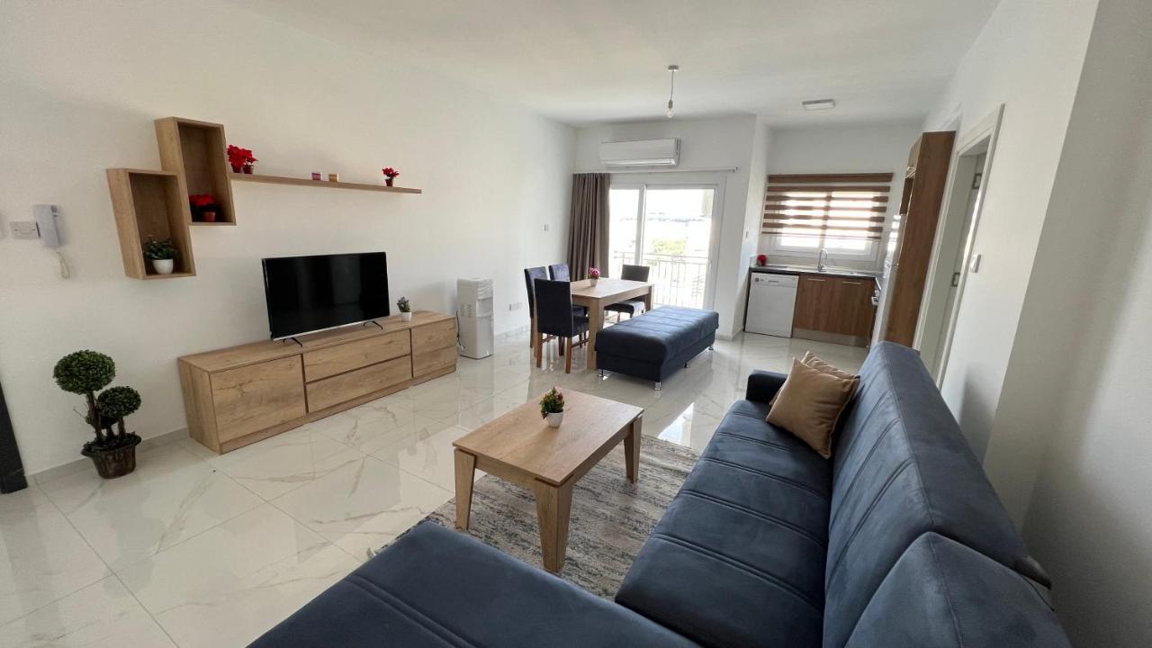 Tetris Apartment Spacious Comfortable Nicosia Esterno foto