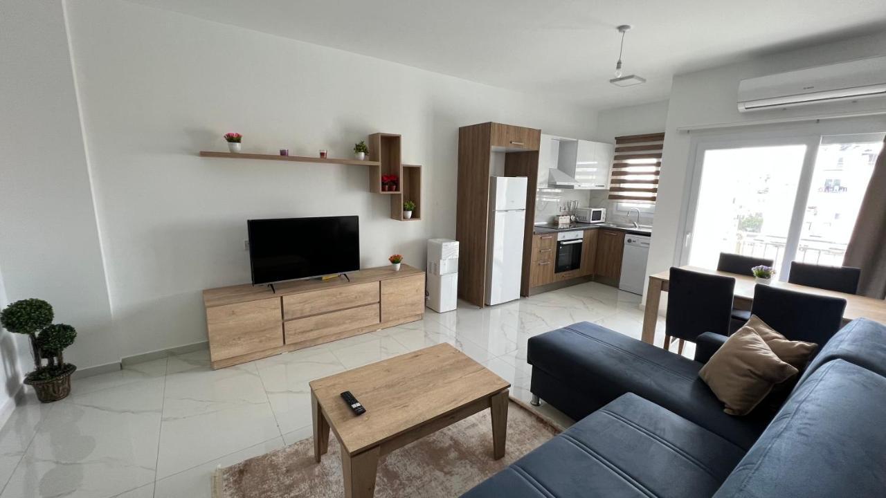 Tetris Apartment Spacious Comfortable Nicosia Esterno foto